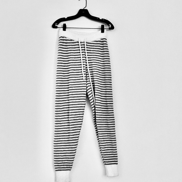 Striped Sweatsuits Lounge Set - Picture 8 of 14